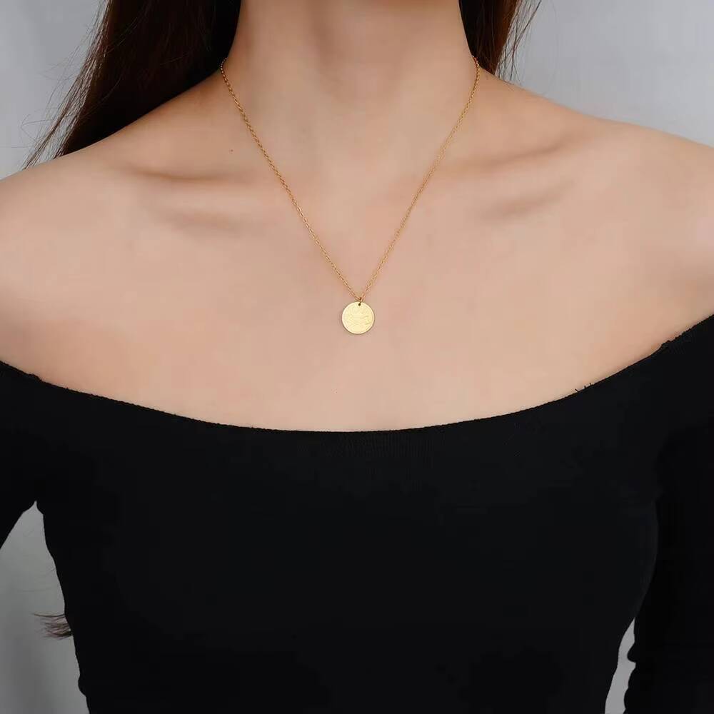 Coin Necklace Delicate - Collier pendentif hache Viking plaqué or
