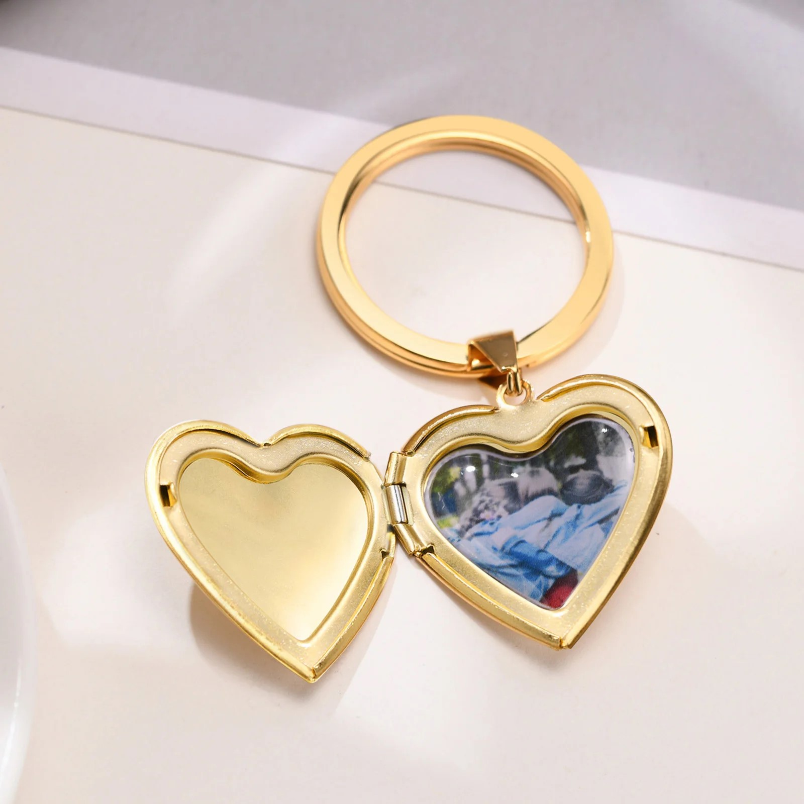 Porte-clés personnalisé en aci - Women Accessories Images avis et prix