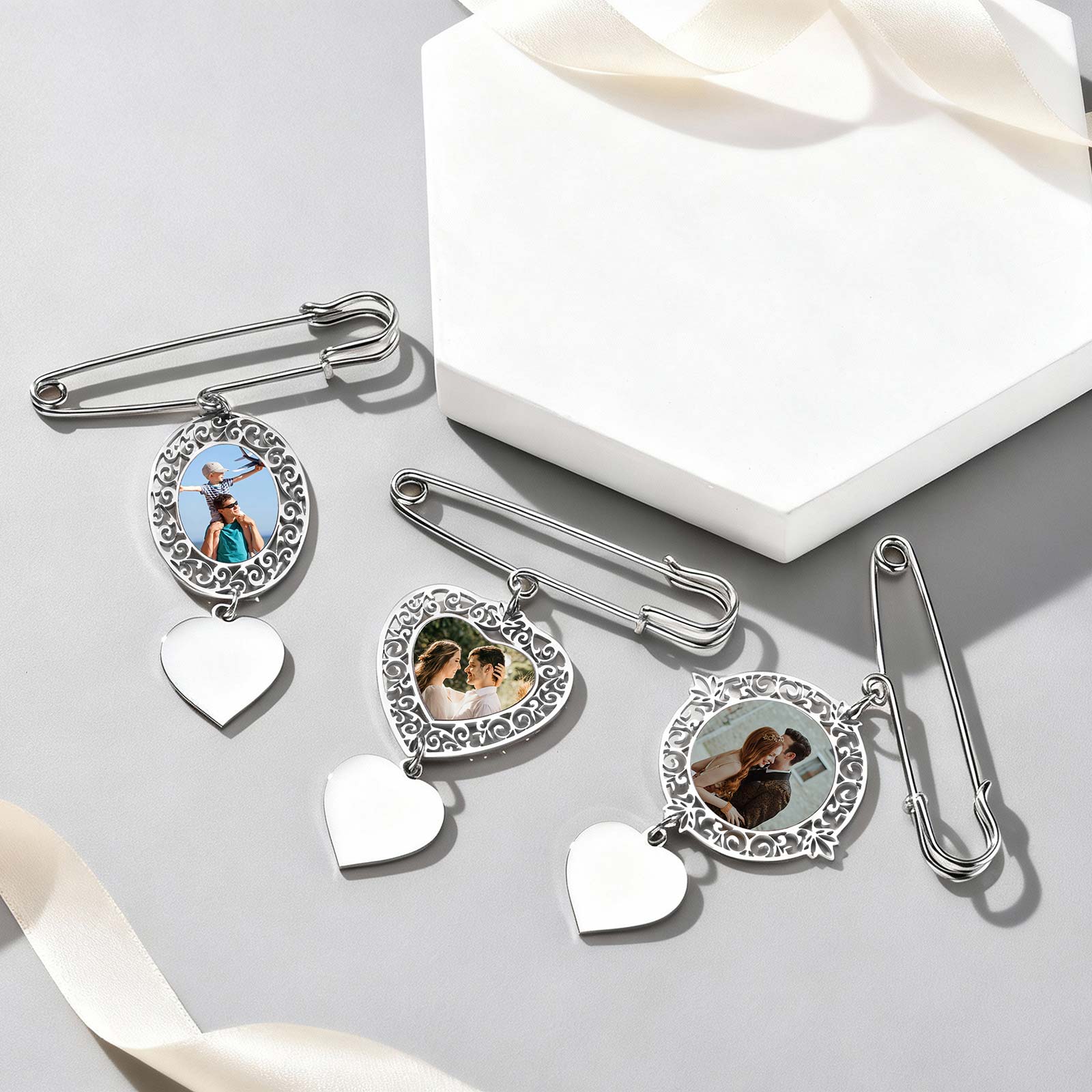 Image personnalisée Badge broc - Women Accessories Images avis et prix