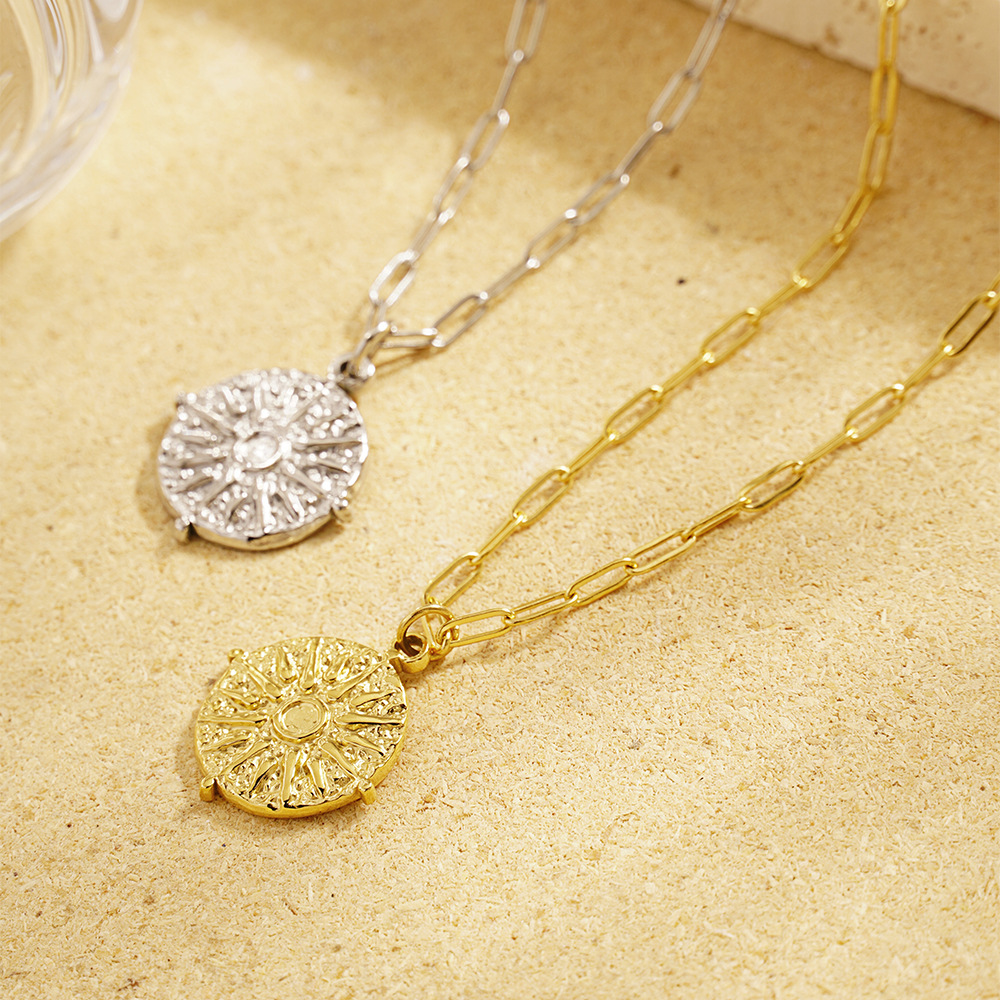 Collier pendentif rond en acie - Coin Necklace Delicate avis et prix
