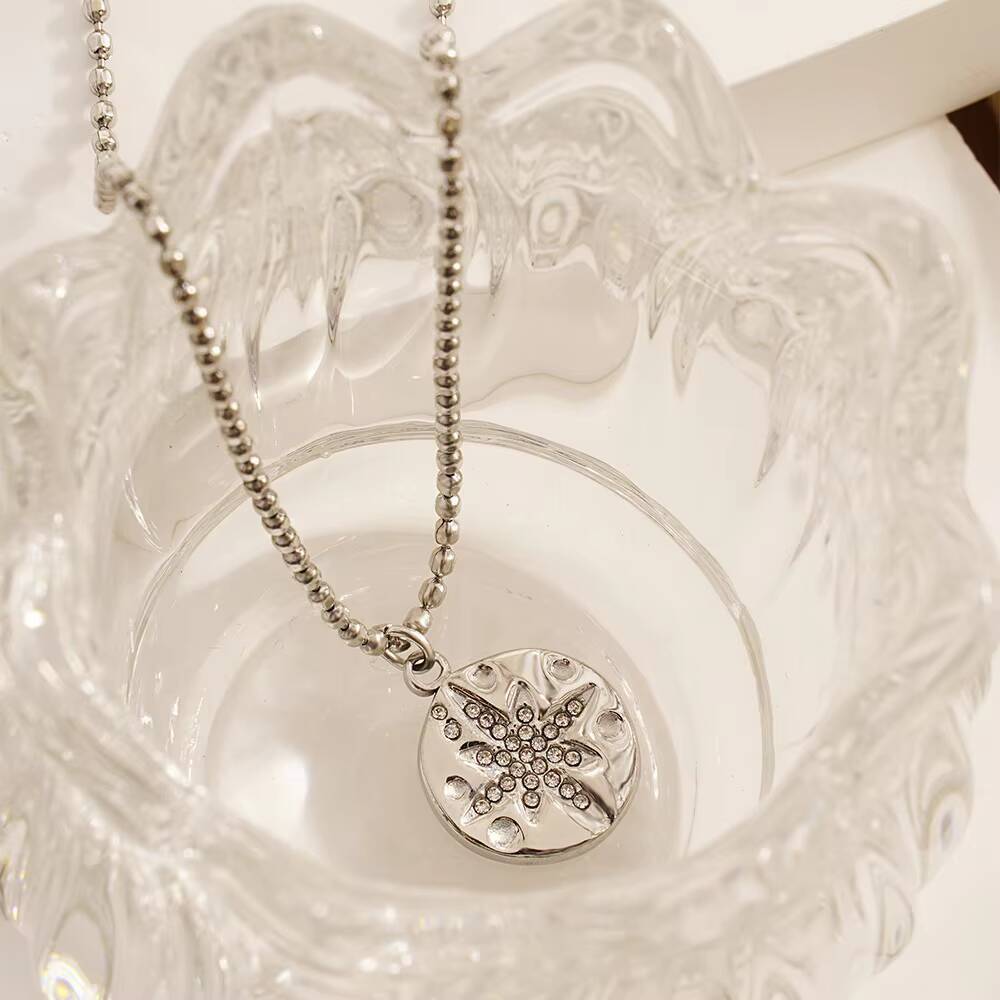 Collier avec pendentif étoile  - Coin Necklace Delicate avis et prix