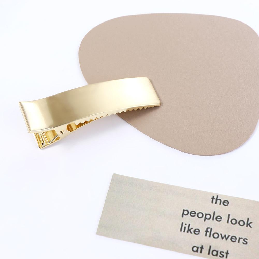 Barrettes, pinces à franges, a - Women Accessories Drawing avis et prix